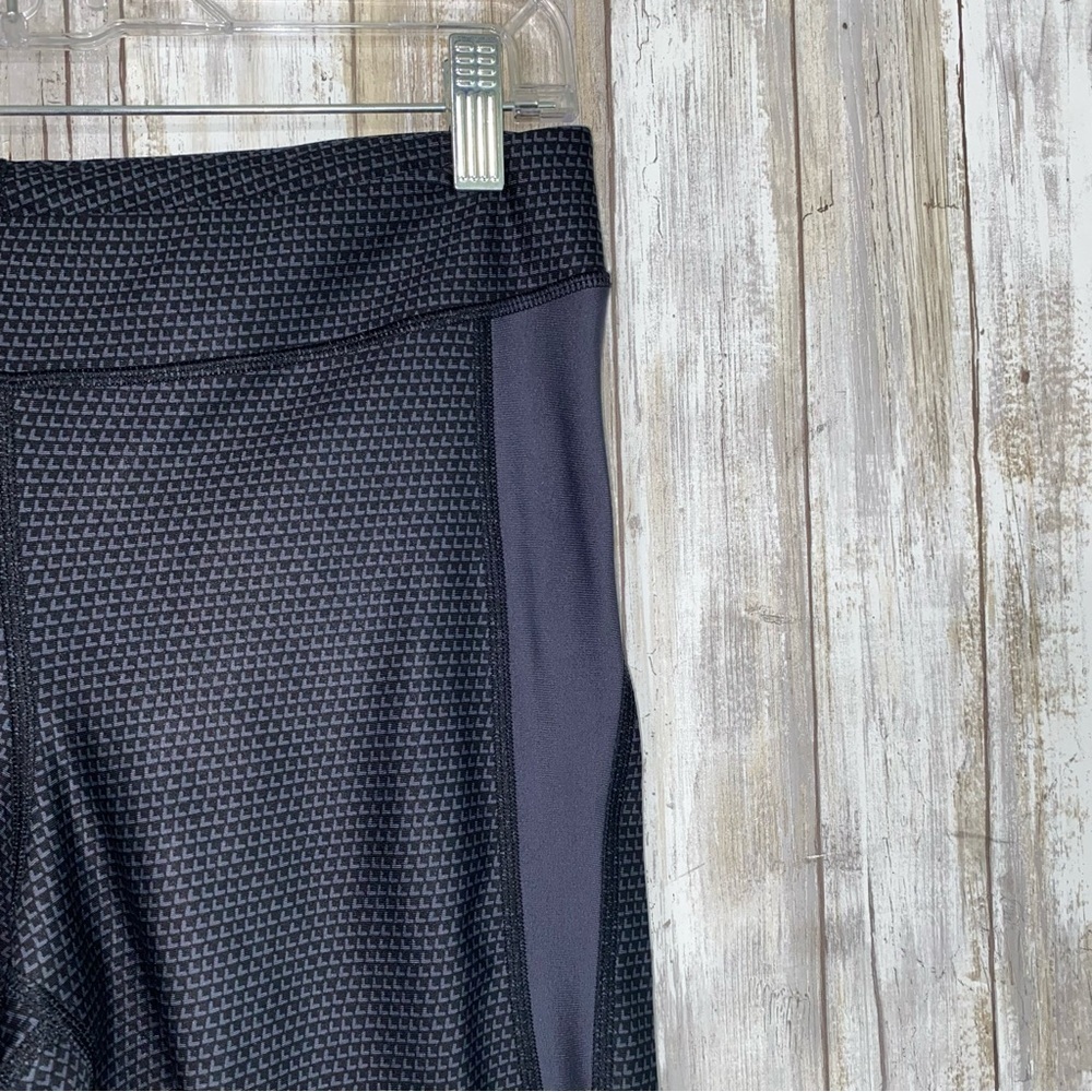 Under Armor Black Patterned Compression Leggings - Picture 3 of 5